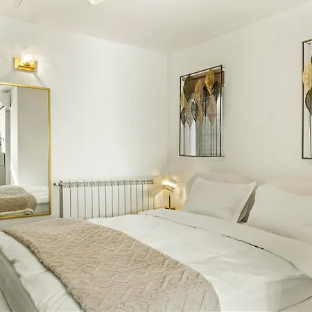 Casa De Povesti - Calea Victoriei Apartment