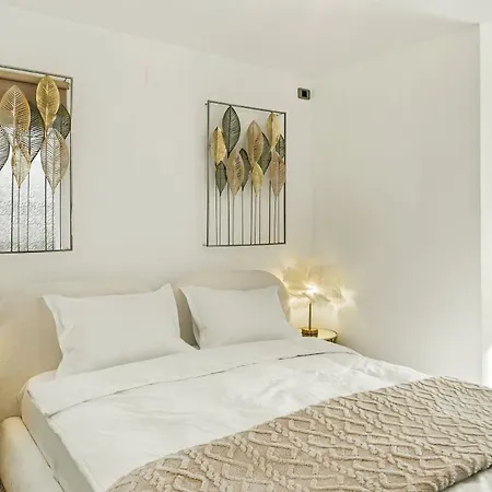 Casa De Povesti - Calea Victoriei *