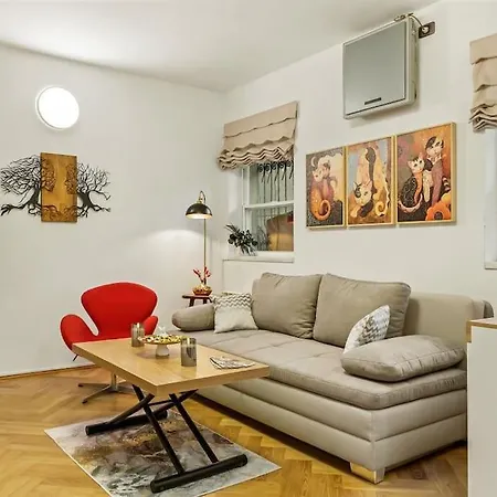 Casa De Povesti - Calea Victoriei *