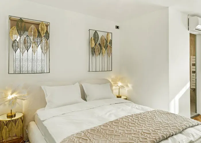 Casa De Povesti - Calea Victoriei *